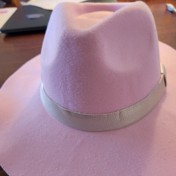 Lady Gaga Joanne World Tour Official Concert Merchandise Iconic Pink Fedora Hat. - Picture 3 of 8